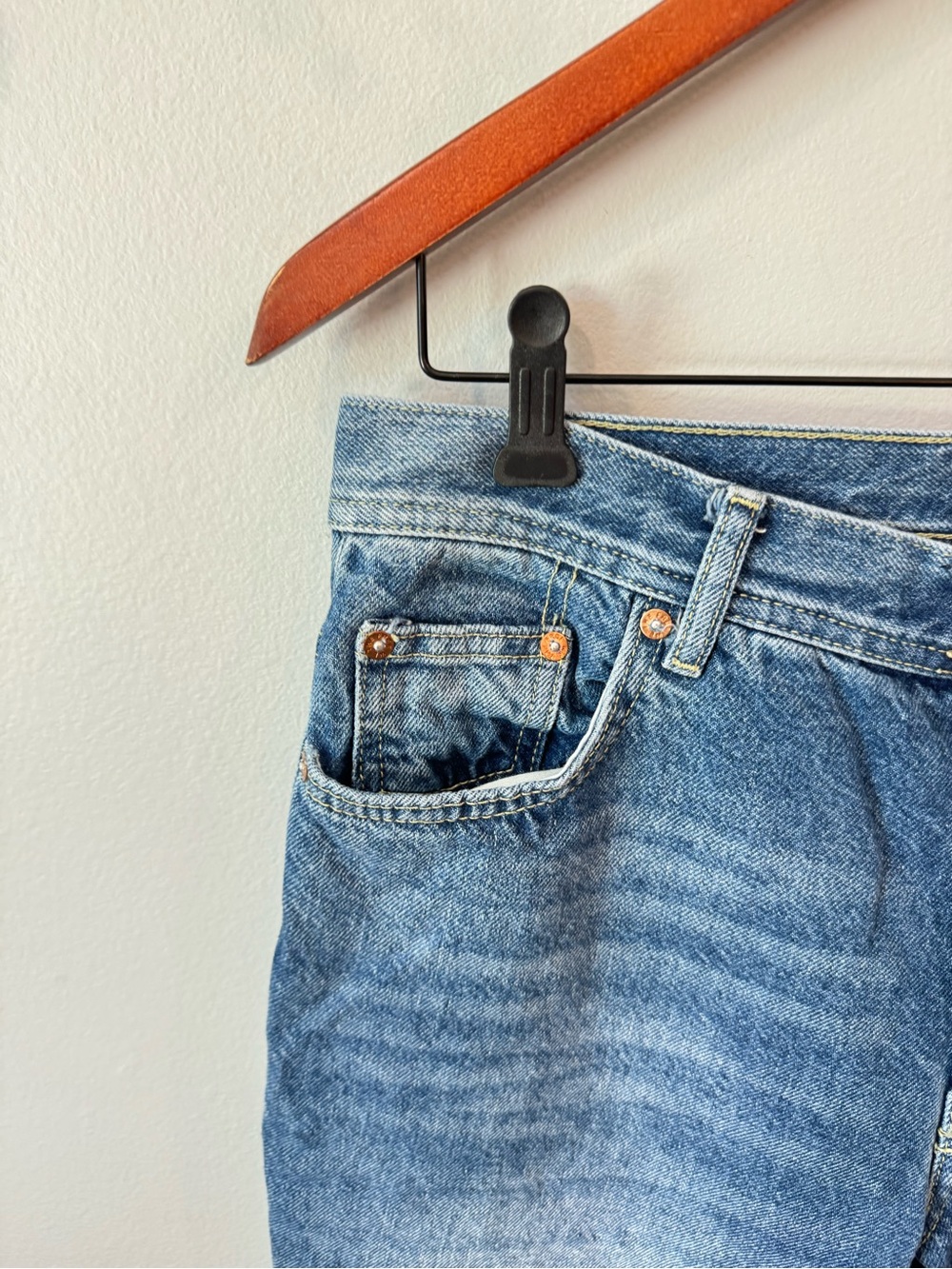 Free People Blue Distressed Boyfriend Jeans Sz 28 - Picture 3 of 7